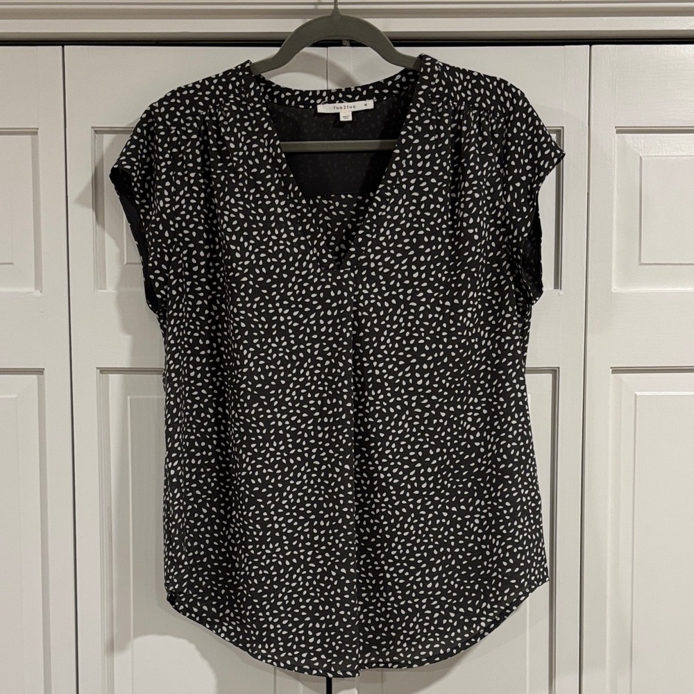 Charcoal and Cream Women's Top